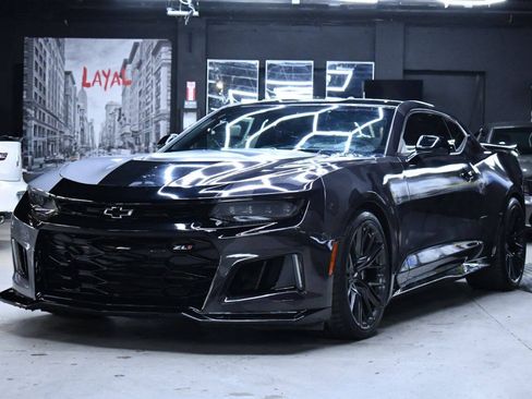 Used 2017 Chevrolet Camaro ZL1 RWD image 5