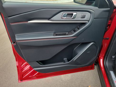 New 2026 Ford Explorer ST-Line w/ ST-Line Street Pack image 17