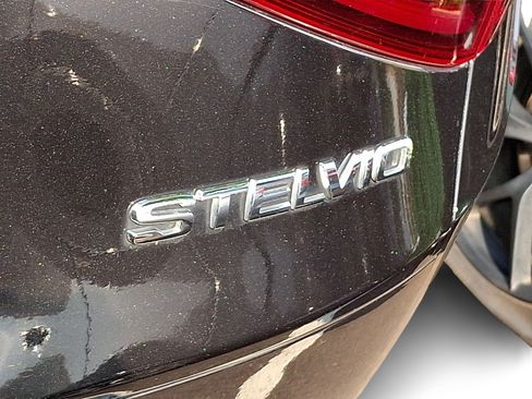 Used 2023 Alfa Romeo Stelvio Veloce AWD/4WD image 7