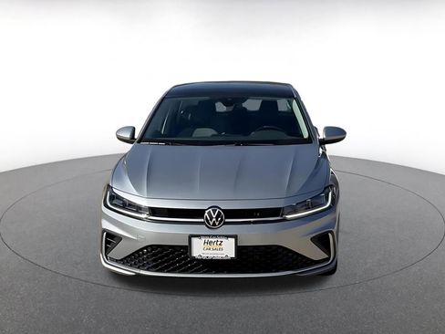 Used 2025 Volkswagen Jetta SE image 4