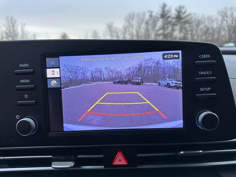 Used 2025 Hyundai Elantra SE image 31