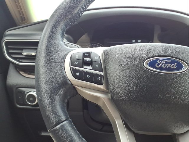 Used 2022 Ford Explorer Limited w/ Equipment Group 301A AWD/4WD image 15
