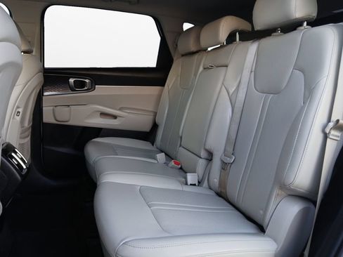 Used 2022 Kia Sorento S w/ Panoramic Sunroof Package FWD image 22