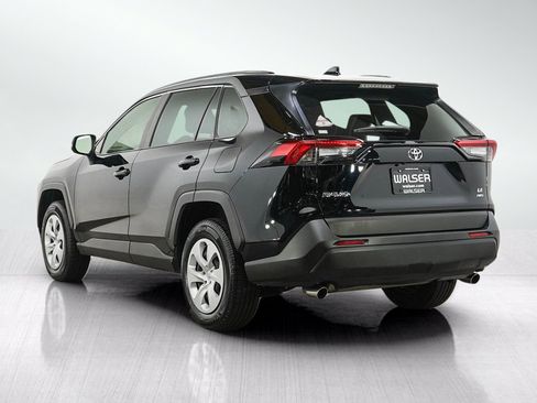 Used 2019 Toyota RAV4 LE AWD/4WD image 3