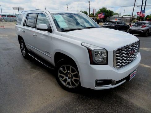 Used 2018 GMC Yukon Denali w/ Open Road Package AWD/4WD image 3