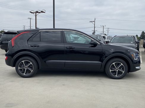 New 2026 Kia Niro LX FWD image 2