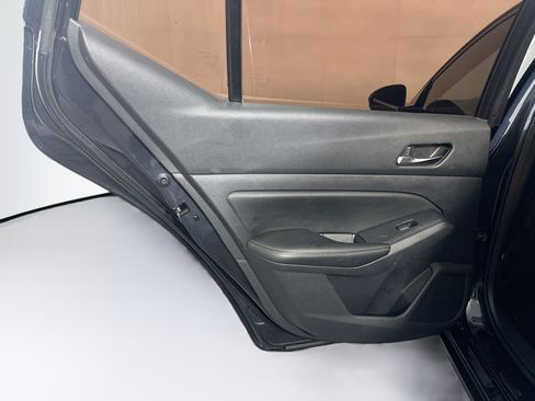 Used 2019 Nissan Altima 2.5 SL FWD image 25