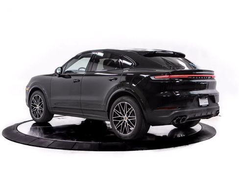 Certified 2026 Porsche Cayenne Coupe AWD/4WD image 3