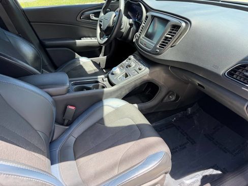 Used 2016 Chrysler 200 S w/ Navigation & Sound Group I image 40