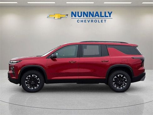 New 2026 Chevrolet Traverse Z71 w/ Enhanced Driving Package image 2