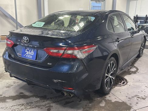 Used 2018 Toyota Camry SE image 10