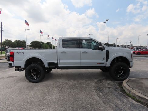 New 2026 Ford F250 Lariat w/ Black Appearance Package AWD/4WD image 10