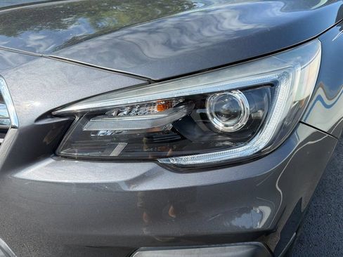 Used 2018 Subaru Outback 3.6R Limited AWD/4WD image 9