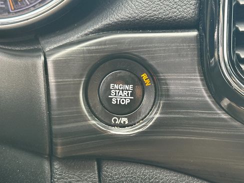 Used 2024 Jeep Grand Cherokee Limited image 34