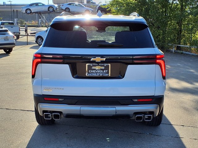 Used 2026 Chevrolet Traverse LT FWD image 6