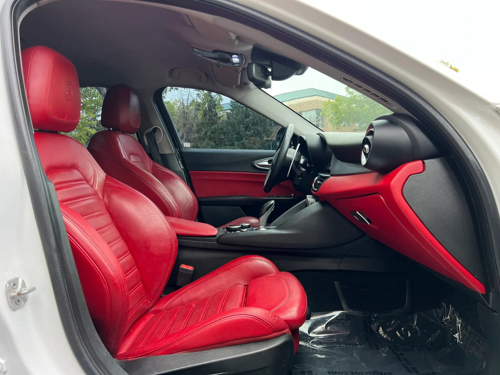 Used 2019 Alfa Romeo Giulia Ti Sport w/ Quick Order Package 22S Sport AWD/4WD image 15
