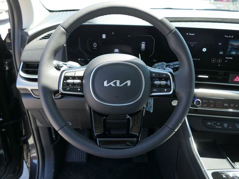 New 2025 Kia Carnival SX Prestige image 17