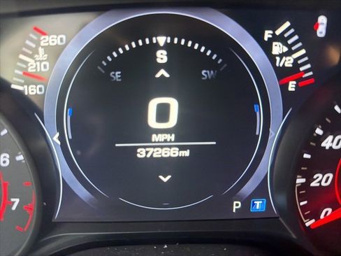 Used 2020 Chevrolet Camaro ZL1 image 2