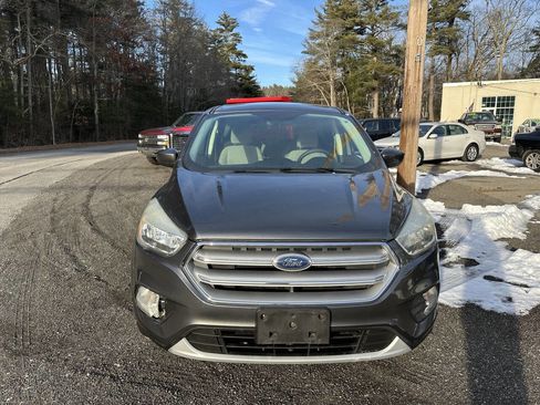 Used 2017 Ford Escape SE AWD/4WD image 16