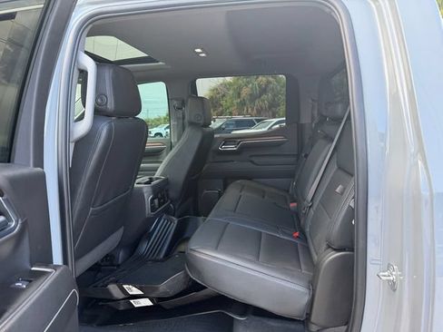 Used 2025 GMC Sierra 1500 Denali w/ Denali Reserve Package AWD/4WD image 11