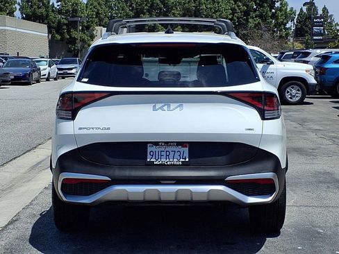 Certified 2025 Kia Sportage EX AWD/4WD image 4