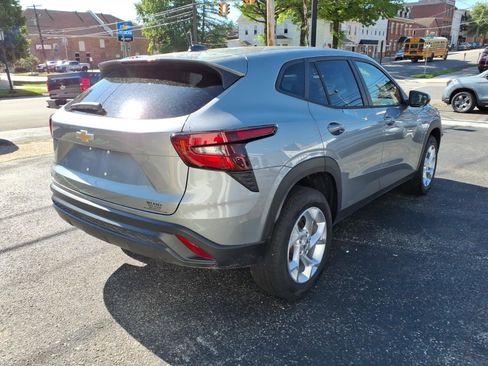 Certified 2026 Chevrolet Trax LS w/ LS Convenience Package FWD image 5
