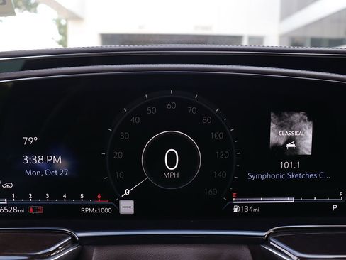 Used 2021 Cadillac Escalade ESV Premium Luxury Platinum image 22