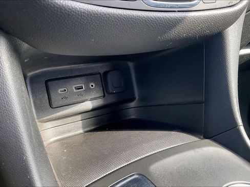 Used 2022 Chevrolet Equinox LT image 19