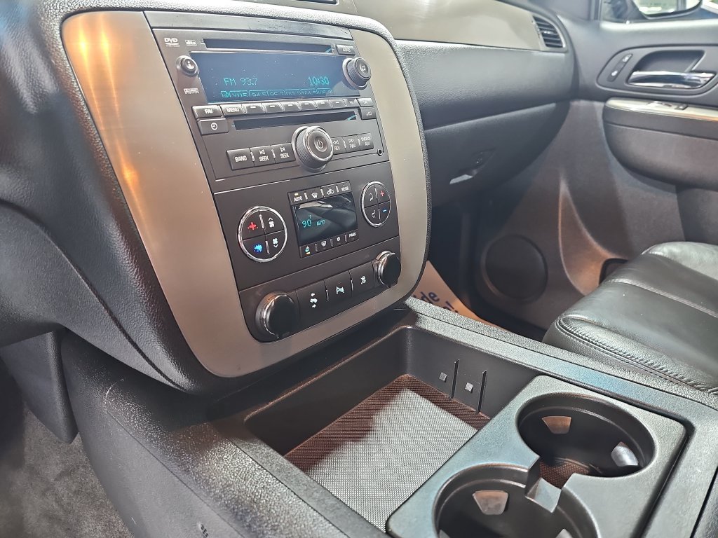 Used 2010 Chevrolet Suburban LT w/ Luxury Package AWD/4WD image 26