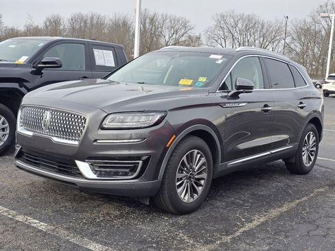 Used 2020 Lincoln Nautilus Reserve image 3