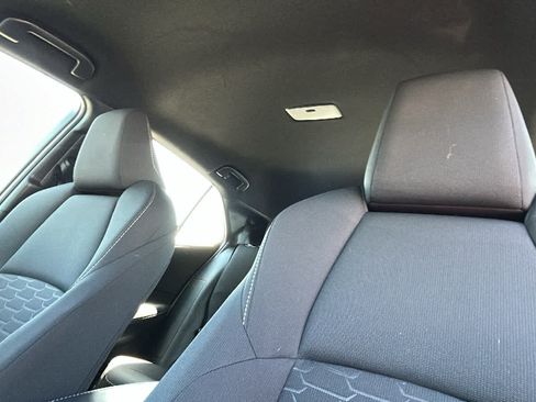 Used 2025 Toyota Corolla SE w/ SE Package FWD image 11