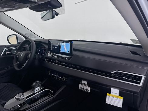 New 2026 Mitsubishi Outlander SEL image 27