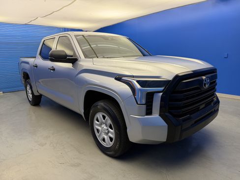 Used 2025 Toyota Tundra SR w/ SR Tow Package AWD/4WD image 2