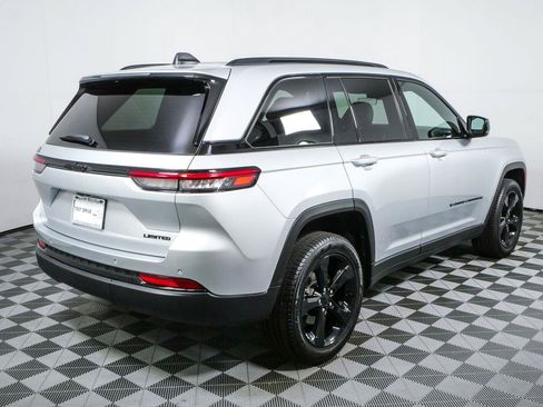Used 2025 Jeep Grand Cherokee Limited w/ Black Appearance Package RWD image 3