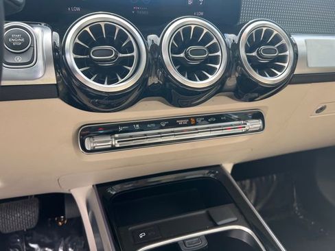 Used 2022 Mercedes-Benz GLB 250 4MATIC image 28