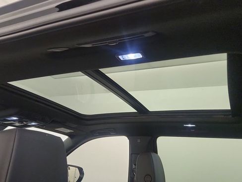 Used 2024 Cadillac Escalade ESV Premium Luxury w/ Performance Package image 17