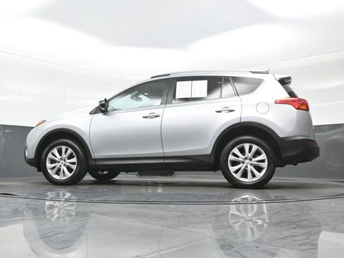 Used 2014 Toyota RAV4 Limited w/ Technology Package AWD/4WD image 28