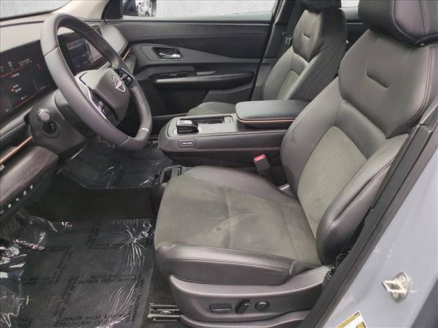 Used 2024 Nissan Ariya FWD image 16