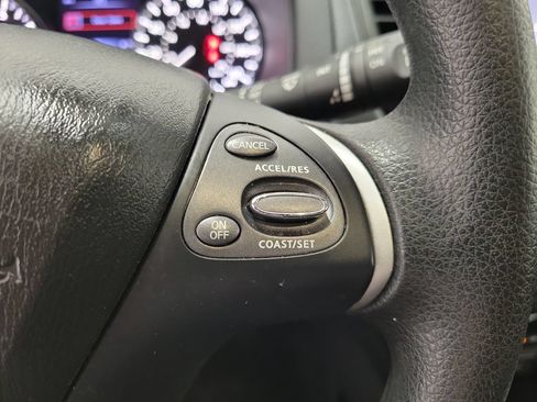 Used 2020 Nissan Pathfinder S FWD image 21