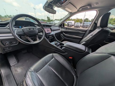 Used 2022 Jeep Grand Cherokee Limited image 13