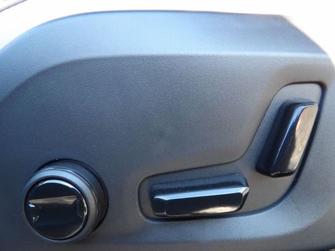 New 2026 Volvo XC90 B6 Plus w/ Protection Package Premier image 15