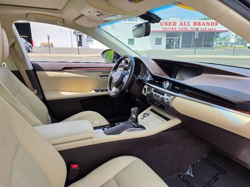 Used 2016 Lexus ES 350 w/ Navigation System Package FWD image 11