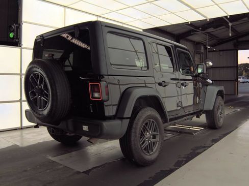 Used 2024 Jeep Wrangler Unlimited Sport AWD/4WD image 4