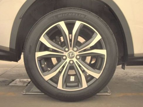 Used 2018 Lexus RX 350L w/ Premium Package image 12