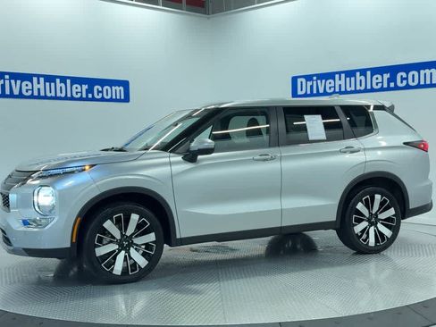 Used 2025 Mitsubishi Outlander SE FWD image 7