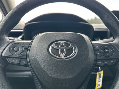Used 2023 Toyota Corolla LE FWD image 18