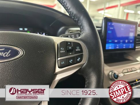 Used 2023 Ford Explorer XLT w/ Equipment Group 202A AWD/4WD image 18
