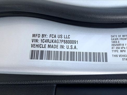 Used 2023 Jeep Grand Cherokee L Laredo w/ Luxury Tech Group I AWD/4WD image 34