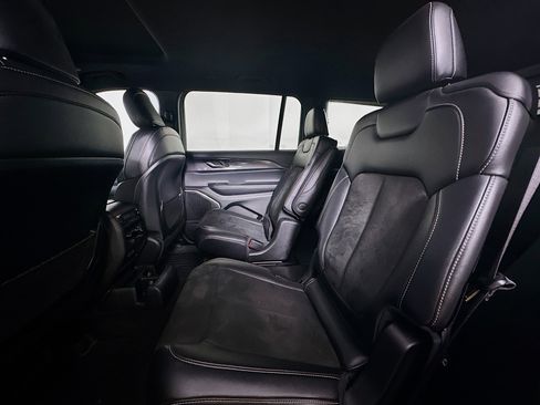 Used 2021 Jeep Grand Cherokee L Laredo image 28