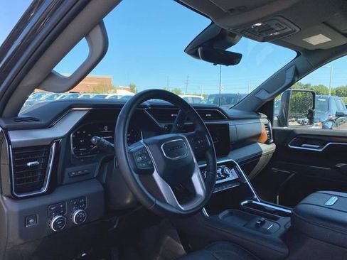 Used 2024 GMC Sierra 2500 Denali w/ Denali Reserve Package AWD/4WD image 10
